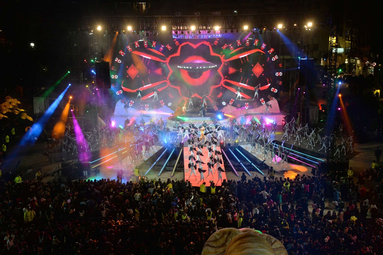 “Parade through Macao, Latin City”