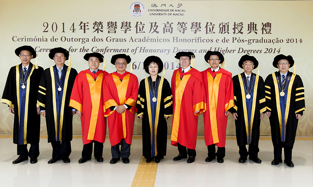 Florinda Chan, acting chief executive of the Macao SAR and representative of the chancellor of UM, with four recipients of honorary doctorates