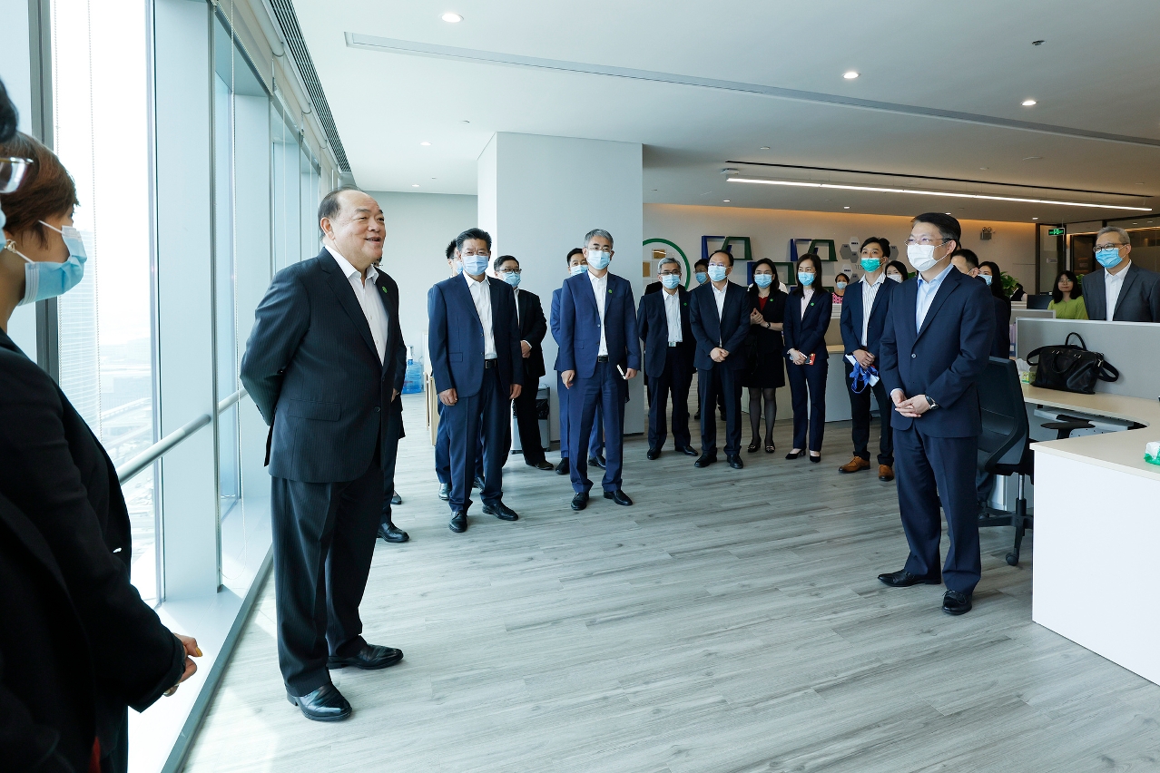 The Chief Executive, Mr Ho Iat Seng, who is also director of the administrative committee of the Guangdong-Macao In-depth Cooperation Zone in Hengqin, visits office in Hengqin for the work entities of the In-depth Cooperation Zone.