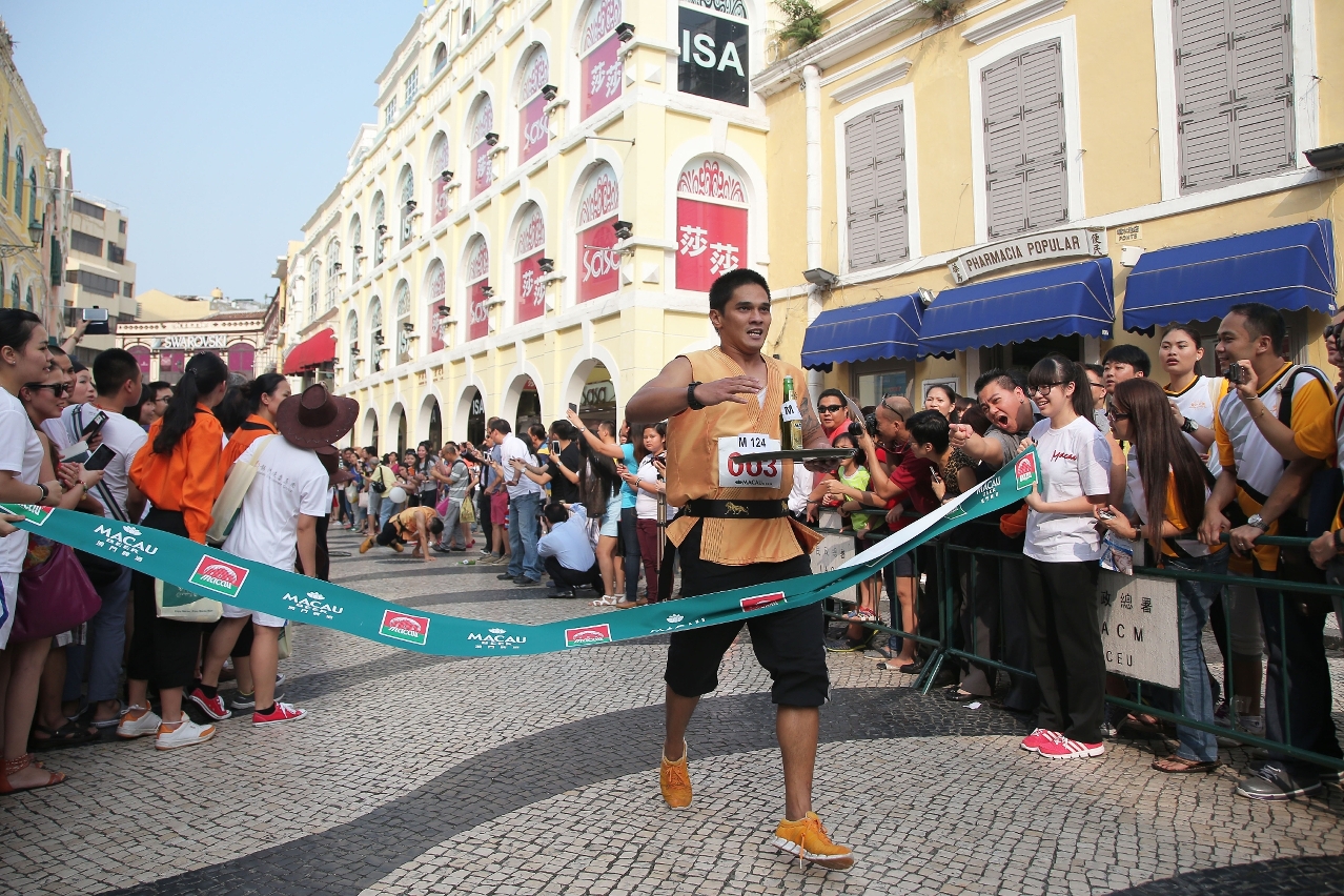 Tray Race