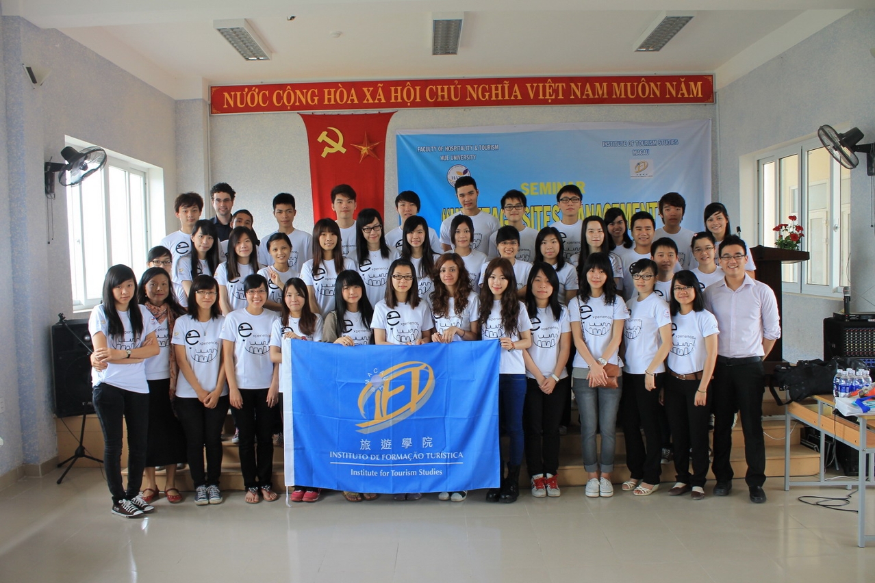 Students and faculty members of IFT and the Faculty of Hospitality and Tourism (HAT) of Hue University joined the workshop regarding Heritage Site Management.