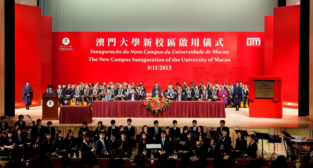 Over 500 guestswitness the historic moment of the new campus inauguration