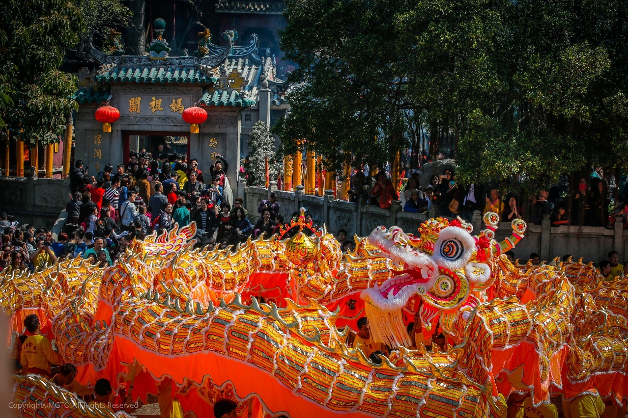 Last Year’s “Parade of Gigantic Golden Dragon” on the first day of last Lunar New Year fascinated locals and visitors