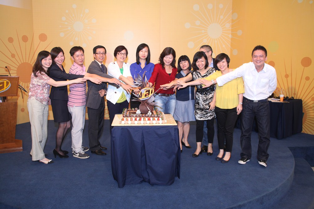 Academic and administrative staff celebrating IFT 17th Anniversary.