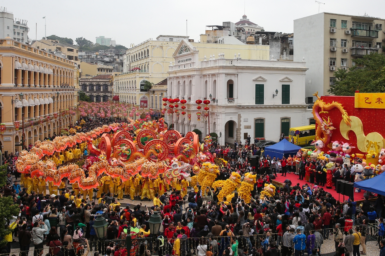 Parade of Gigantic Golden Drago