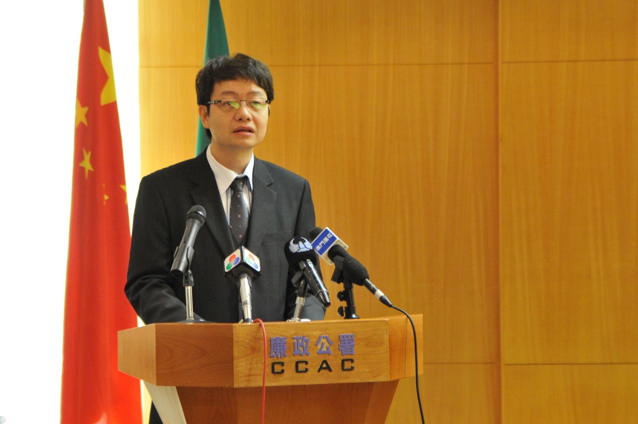 Kuan Kun Hong delivering the inaugural address, promising to do the best to fulfil his duties