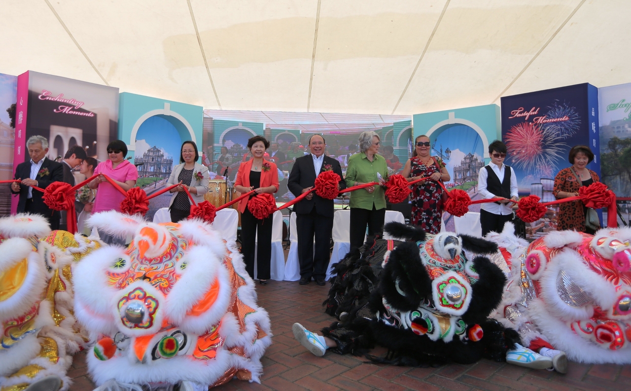 Ribbon cutting ceremony of Macau Festival