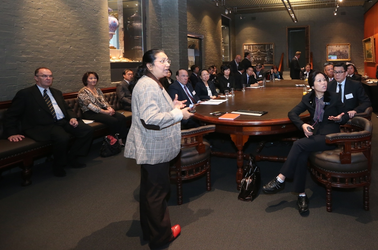 Delegation listens to Sydney Town Hall’s presentation