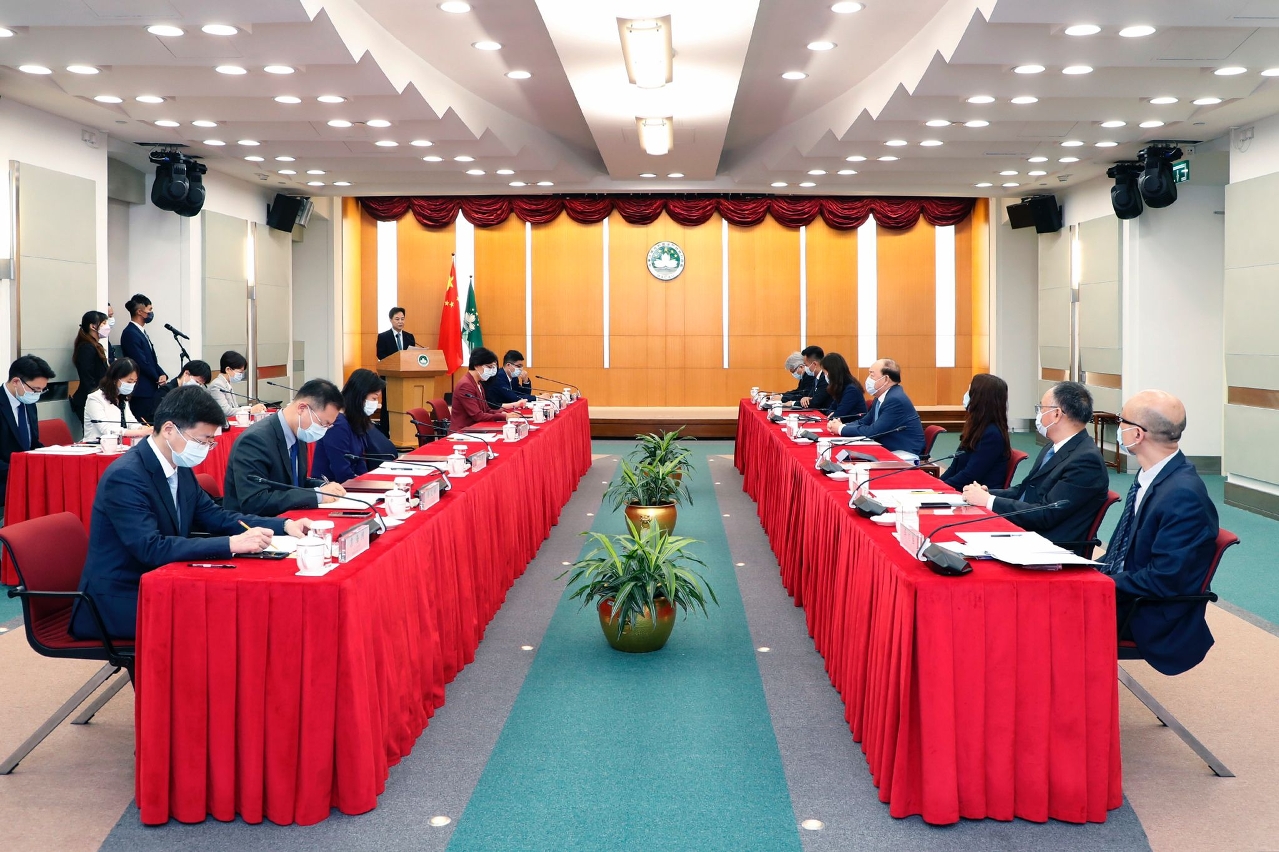 Realização da primeira reunião plenária da Comissão para o Desenvolvimento Estratégico do Centro Médico de Macau do Peking Union Medical College Hospital/Hospital de Macau