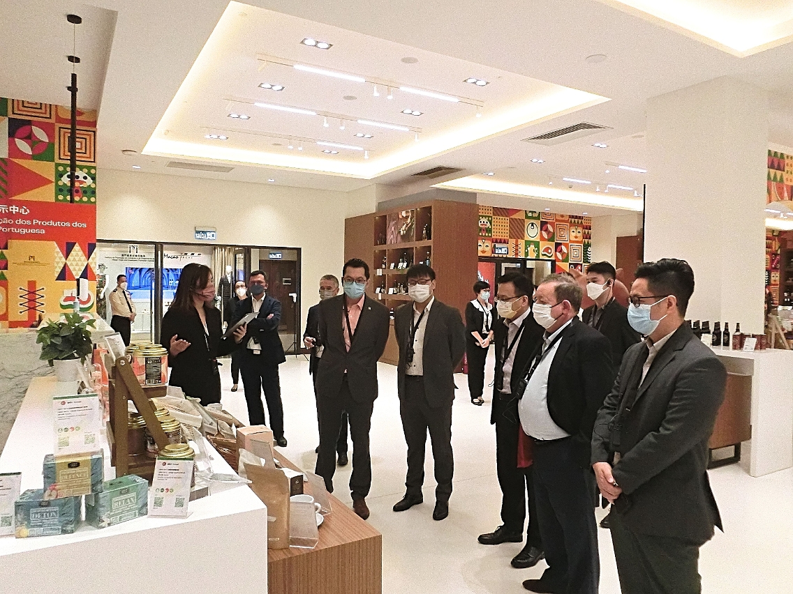 Guided tours held during the trial operation of the Pavilion of China-Portuguese-speaking Countries Commercial and Trade Service Platform