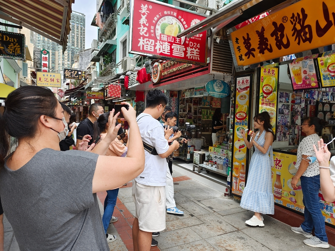 利用網紅直播為特色店宣傳