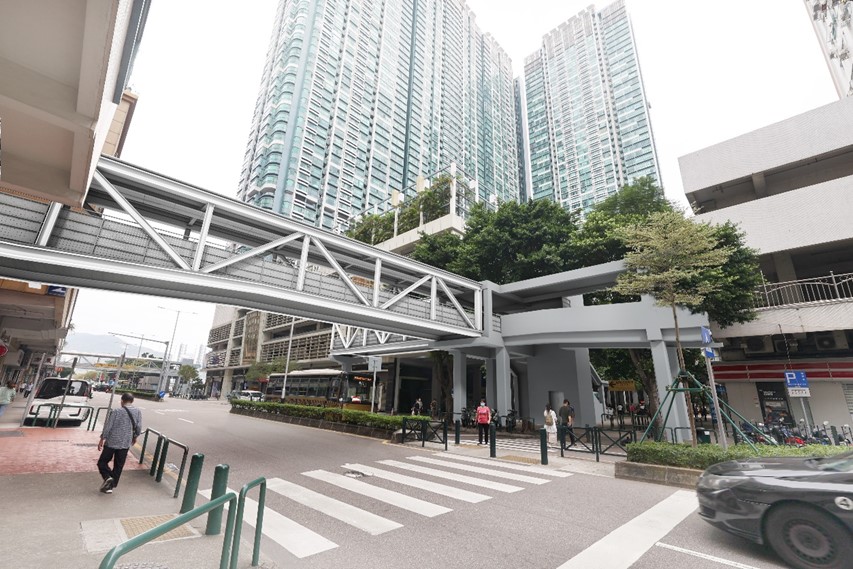 蘭花前地行人天橋設計連建造工程效果圖1
