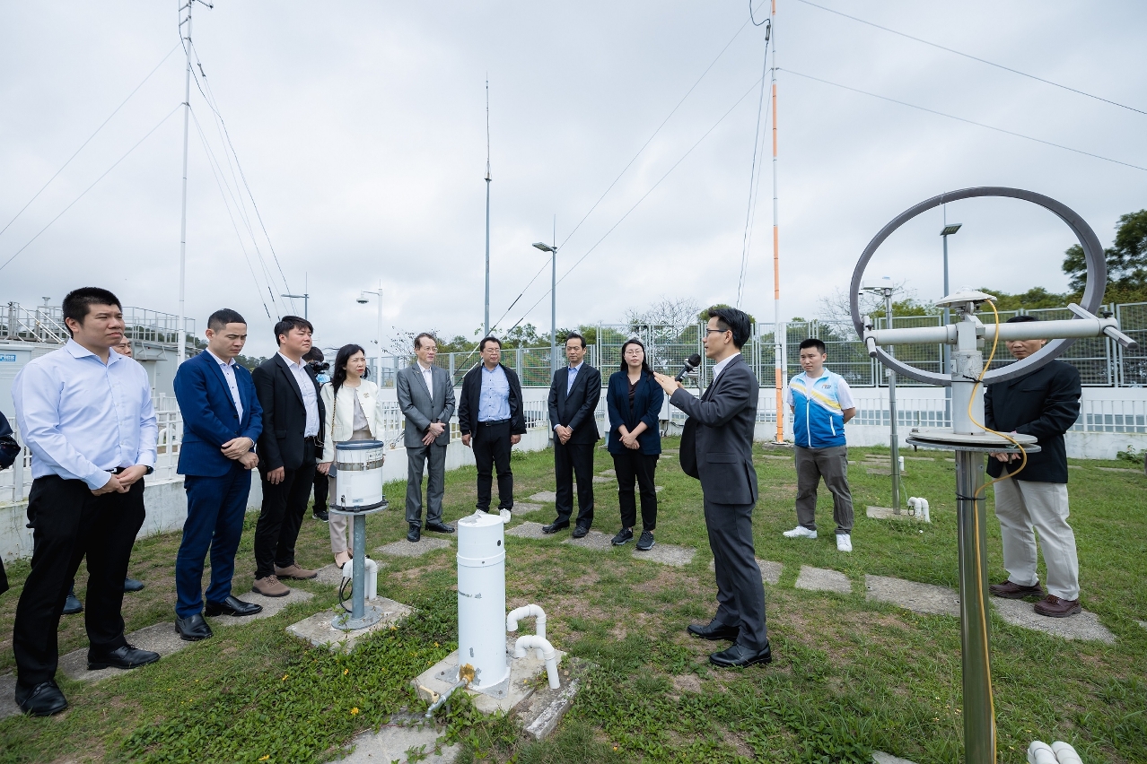 Visita à Estação Meteorológica Centenária