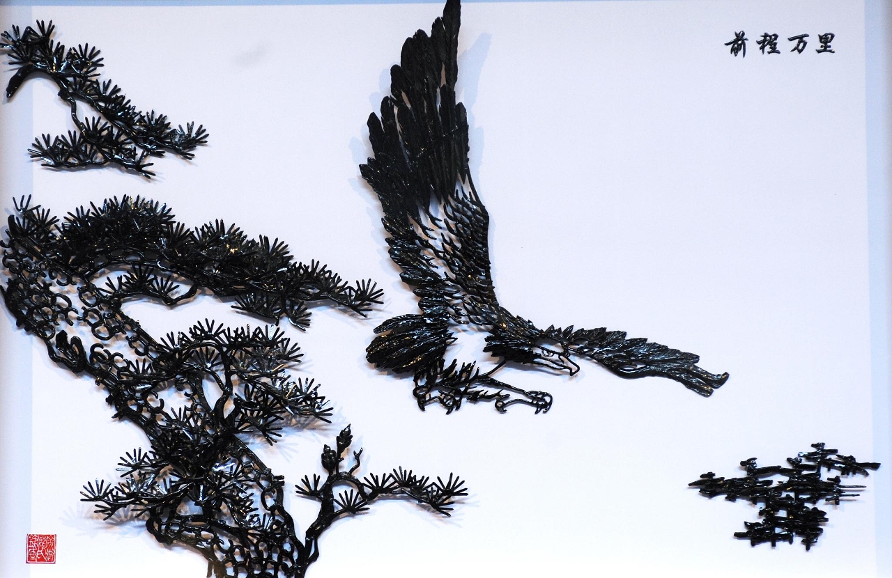 鐵畫的技法集合國畫及石雕、剪紙的意境和造型的獨特風格