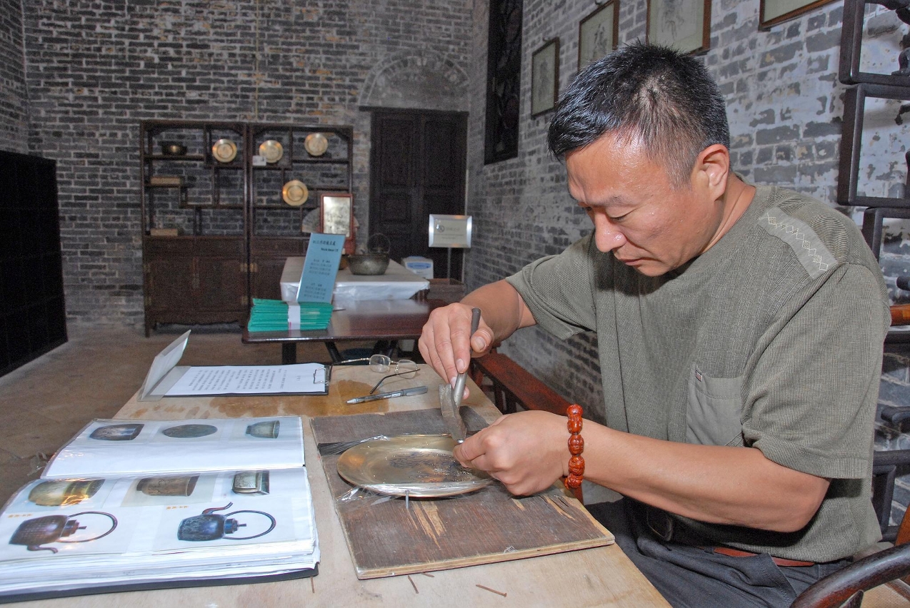 刻銅絕技工藝家杜平即場展演