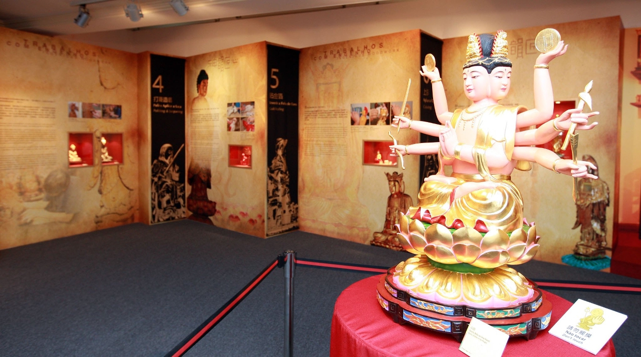澳門博物館現正舉辦“神韻匠心──澳門神像雕劇展”一