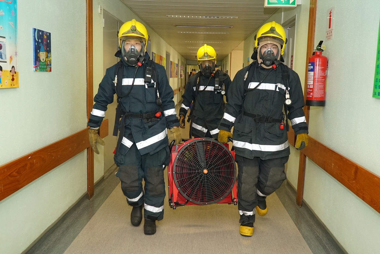 Simulacro de incêndio e evacuação no Centro Hospitalar Conde de São Januário