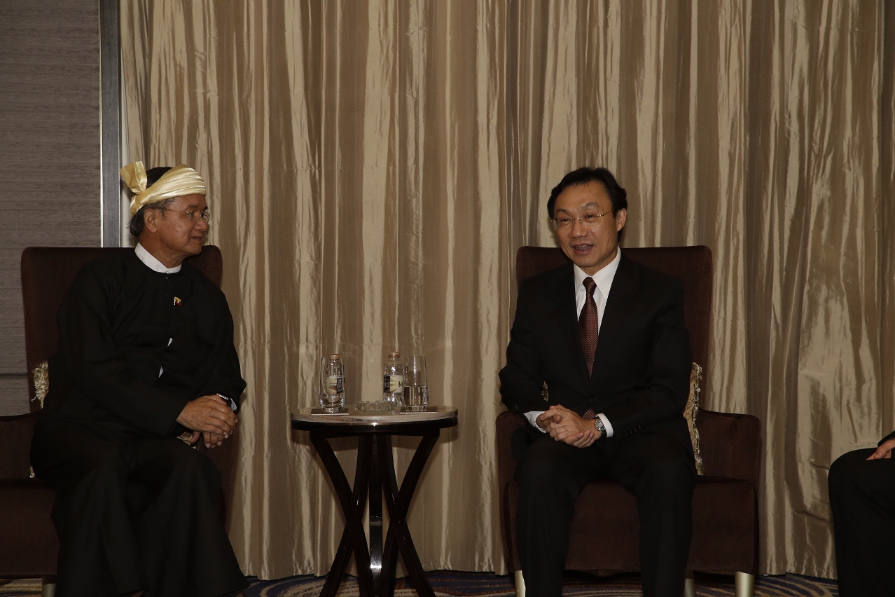 Encontro do Doutor Alexis Tam com o Ministro de Hotelaria e Turismo do Myanmar, U Ohn Maung