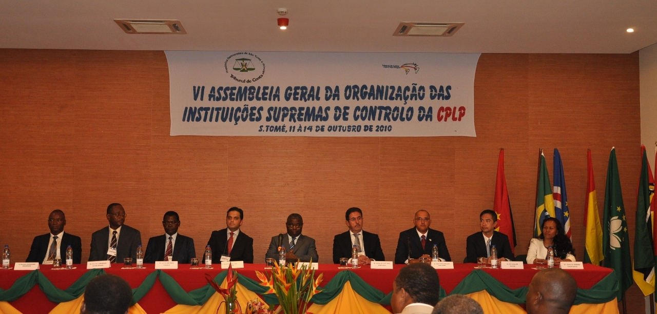 Chefes das delegações (da esquerda à direita) de Moçambique, Guiné-Bissau, Angola, Brasil, São Tomé e Príncipe, Portugal, Cabo Verde, Macau e Timor-Leste na cerimónia de abertura da Assembleia Geral.