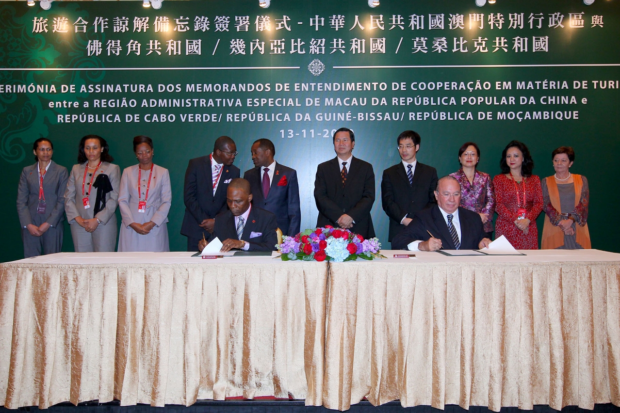 Memorando assinado pelo Director da DST e o Embaixador de Mocambique na China