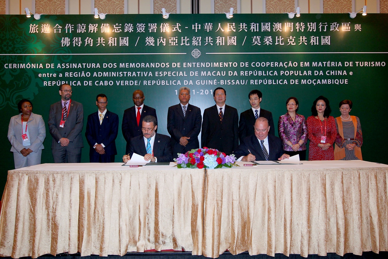Director da DST e Embaixador de Cabo Verde na China assinam Memorando