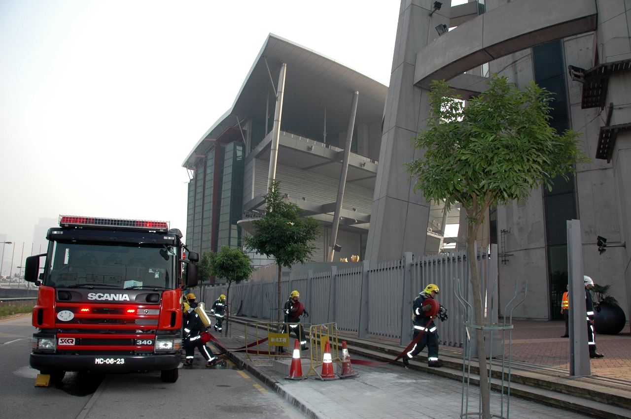 SIMULACRO DE COMBATE A INCÊNDIO NO CENTRO DE CONVENÇÕES E ENTRETENIMENTO DA TORRE DE MACAU (1)
