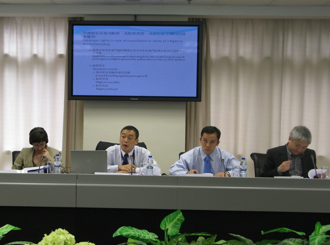 The President of the Civil Aviation Authority of Macao SAR, Mr. Simon Chan, introduced the draft administrative regulation for “Minimum Air Transport Passenger Rights in case of Denied Boarding, Flight Cancellation or Delay”.