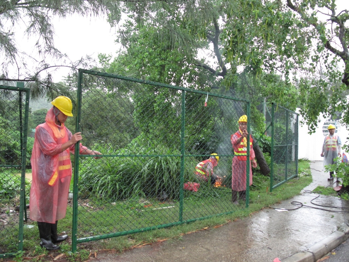 Vedacao do terreno a fim de evitar que seja novamente ocupado