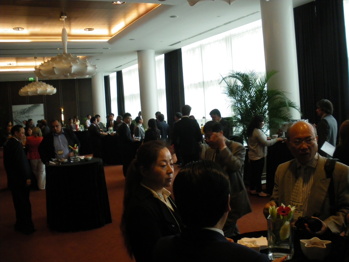 Encontros bilaterais no decorrer do Seminário sobre a Cooperação Económica, Comercial e Serviços entre Guangdong, Macau e Portugal 2010
