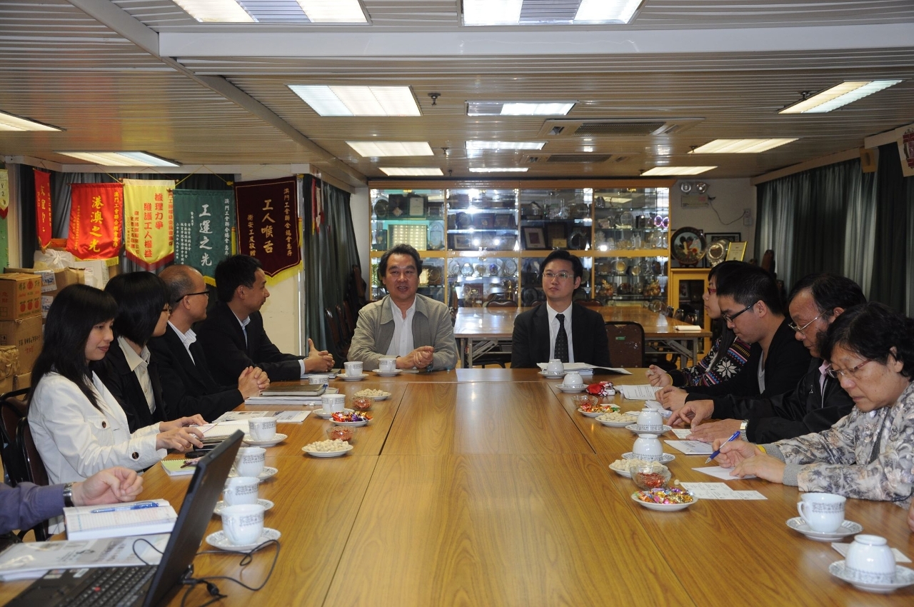 A Direcção dos Serviços de Protecção Ambiental (DSPA) hoje (5 de Março) reuniu-se com a Federação das Associações dos Operários de Macau (FAOM) para trocar opiniões sobre a revisão do diploma legal sobre o ruído.
