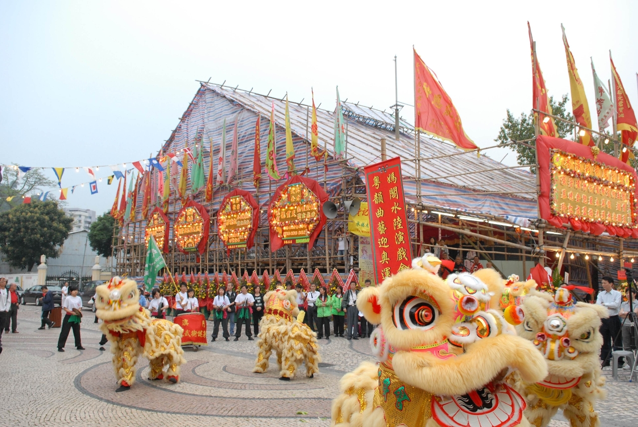 Ópera chinesa à frente do Templo de A-Ma
