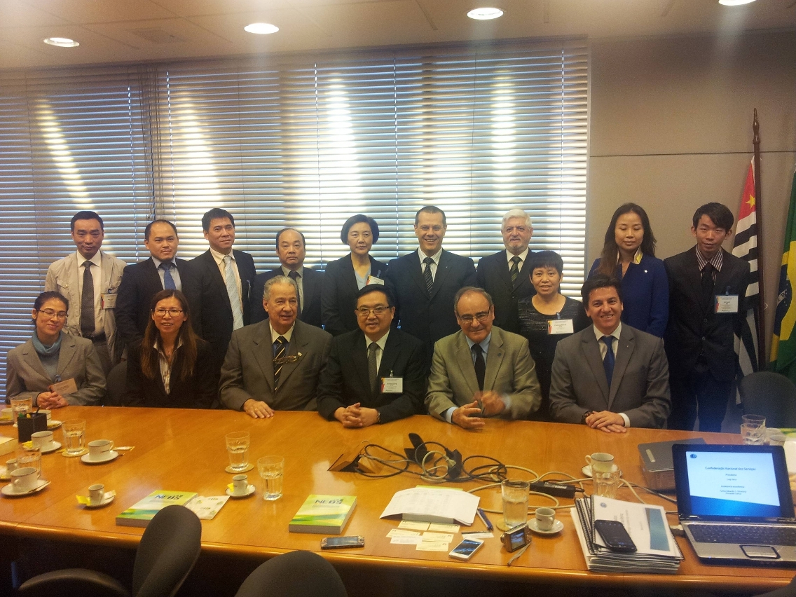 Visita da Delegação Empresarial de Macau à Confederação Nacional de Serviços do Brasil (12 de Junho de 2013)