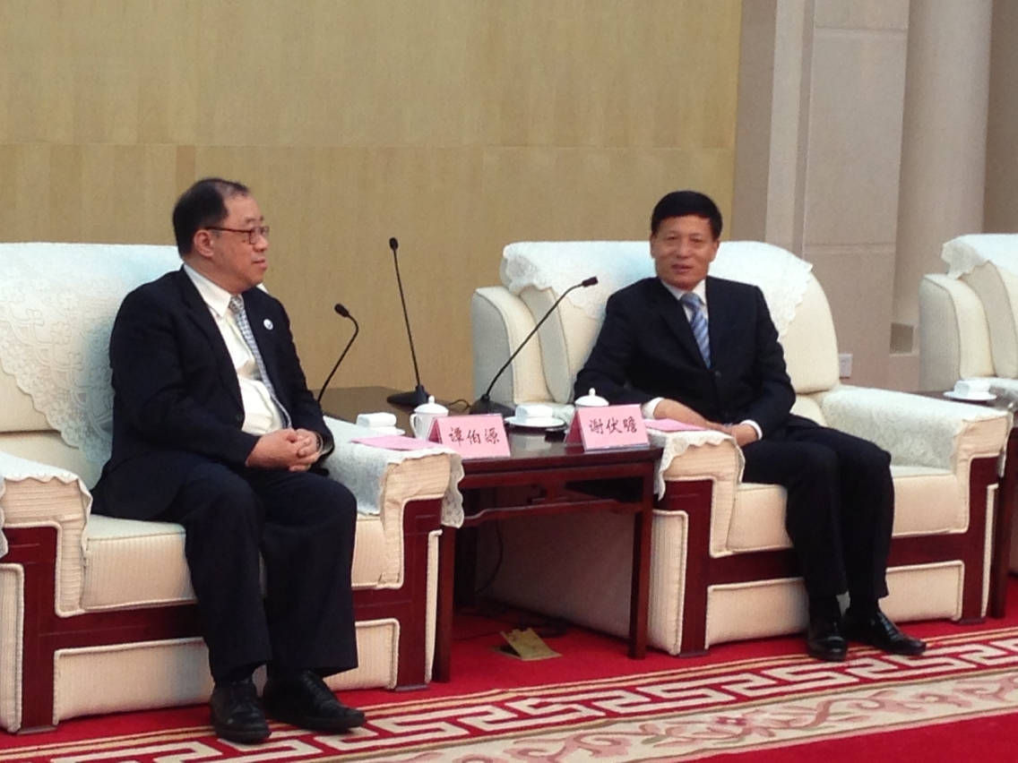 O Governador da Província de Henan, Xie Fuzhan, recebeu em audiência o Secretário Dr. Tam Pak Yuen
