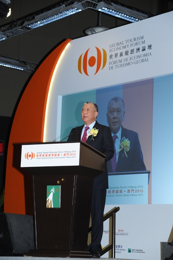 Discurso de boas-vindas pelo Vice-Presidente do Comité Nacional da Conferência Consultiva Política do Povo Chinês e Presidente do GTEF, Edmund Ho