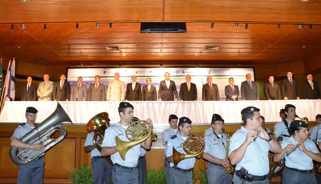 O Comissário da Auditoria, Ho Veng On (primeiro à esquerda), na assembleia geral Associação dos Tribunais de Contas do Brasil.
