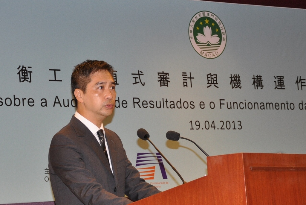 Ho Veng On falando na abertura do seminário