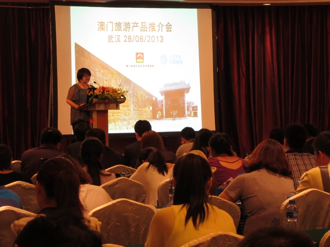 Interesse dos agentes turísticos do Interior da China nos itinerários de comboio de alta velocidade