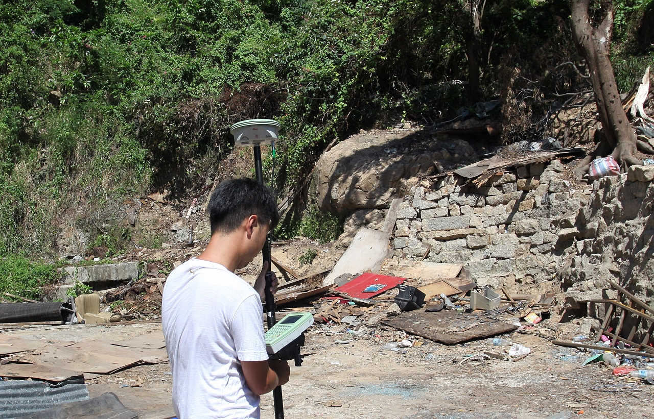A nova medida de optimização implementada pela Administração traduzida na realização antecipada de medição no local da obra permitiu aos requerentes poderem introduzir as correcções quanto as áreas (fotoarquivo)