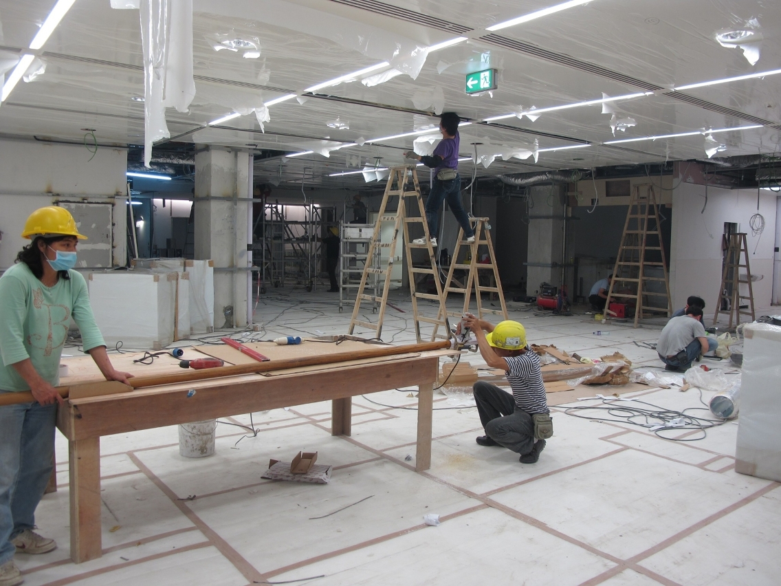 Obras de acabamento em curso do interior do Edifício de Urgência