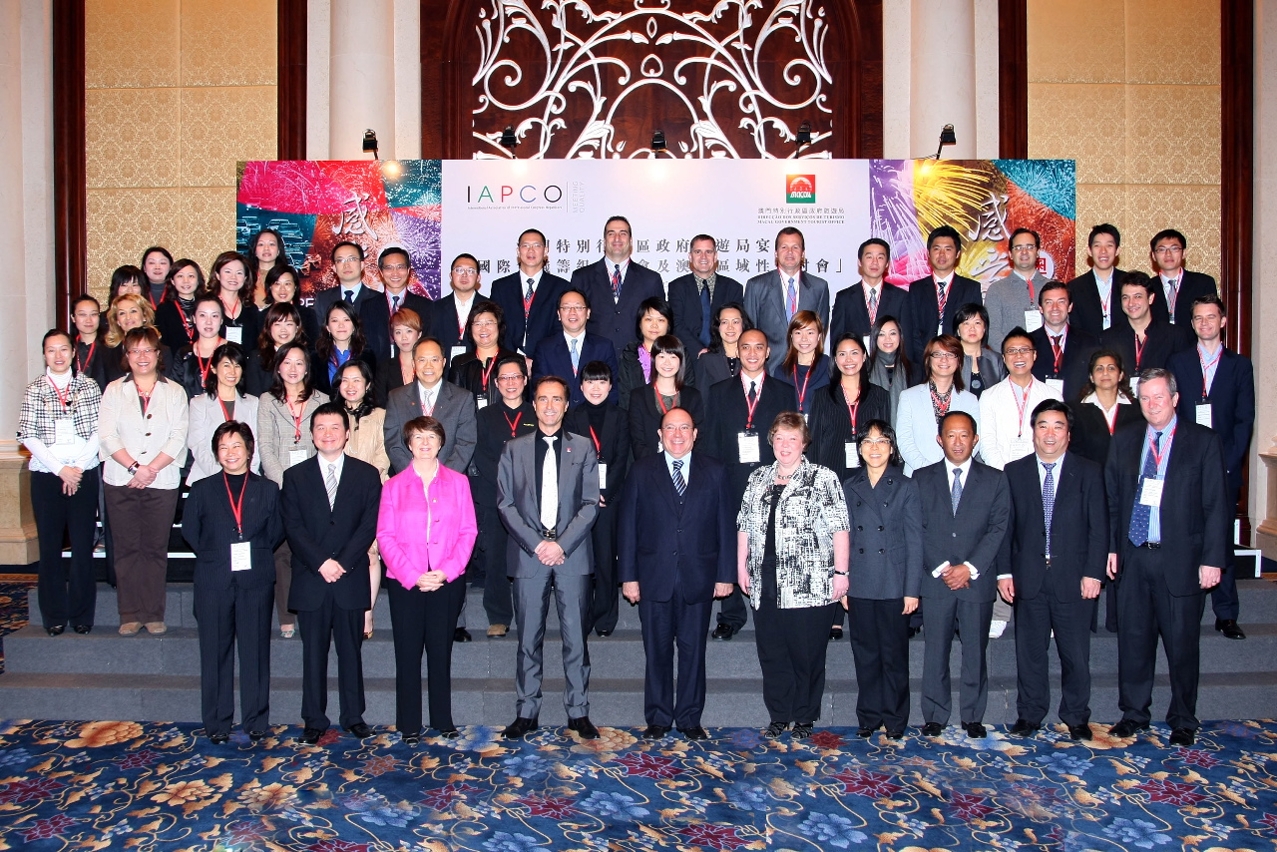 Group photo of the seminar participants