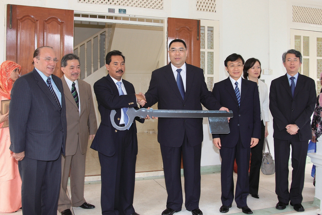 Malacca presents the Key to Macau