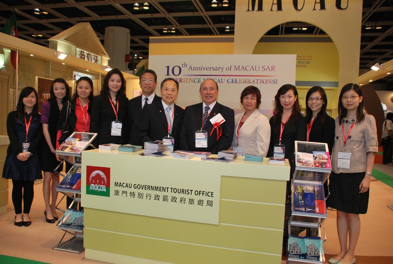 Group photo at MGTO booth
