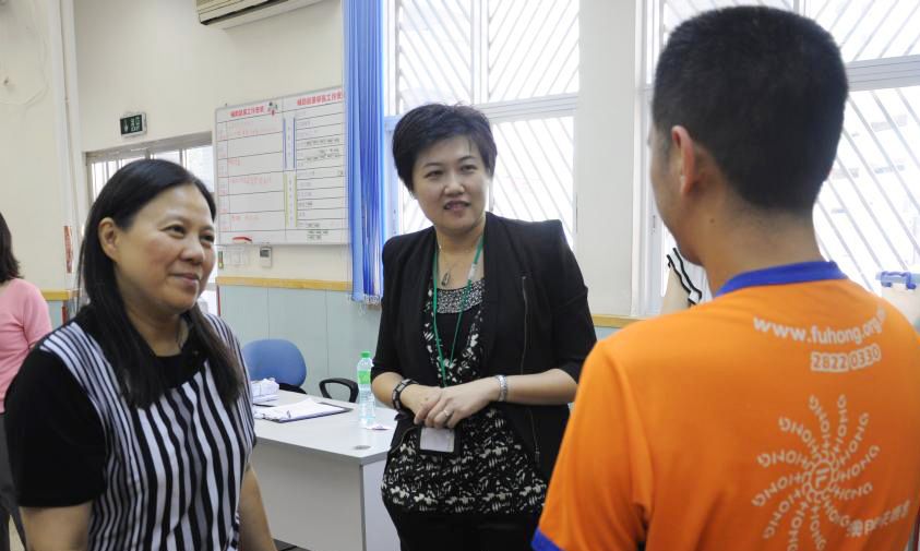 A DSPA solicitou ao Centro Pou Choi da Associação de Reabilitação Fu Hong de Macau a produção de pastas de cartão ecológicas, com vista a promover as acções de educação ambiental.