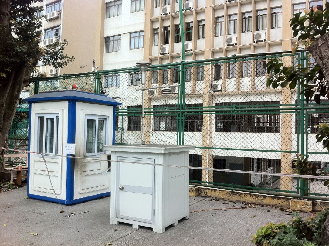 Aparelho de monitorização de atmosfera, instalado na Escola Dom Luis Versiglia.