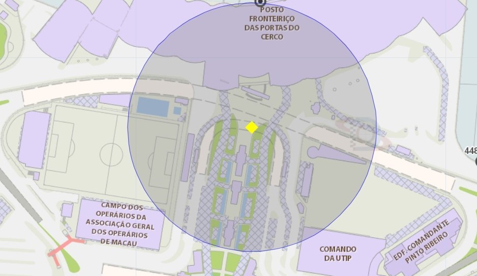 a área de risco com um raio de 100 metros, delimita o terminal de autocarros das portas do cerco
