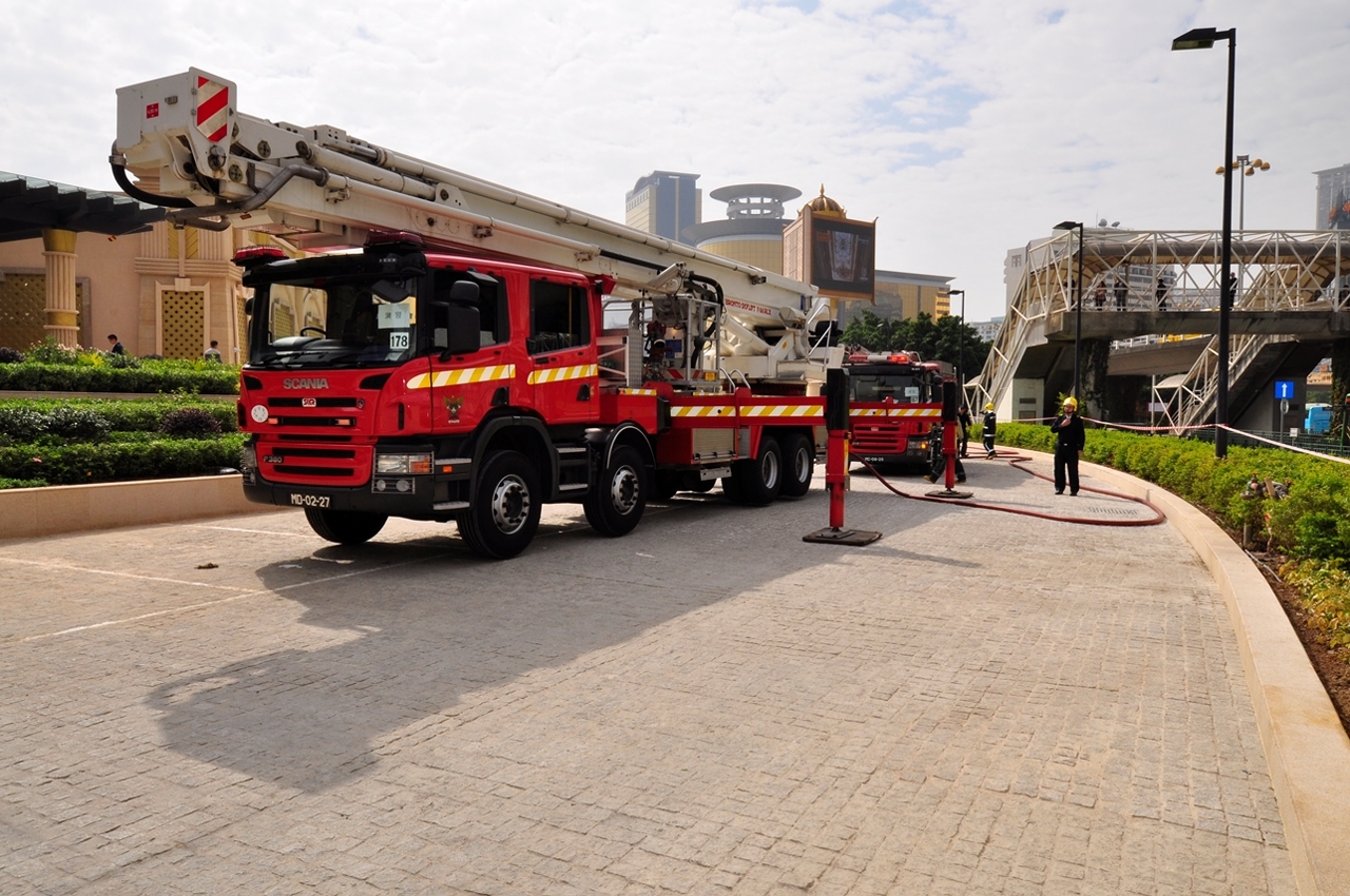 Simulacro de incêndio e evacuação no Hotel Legend Palace