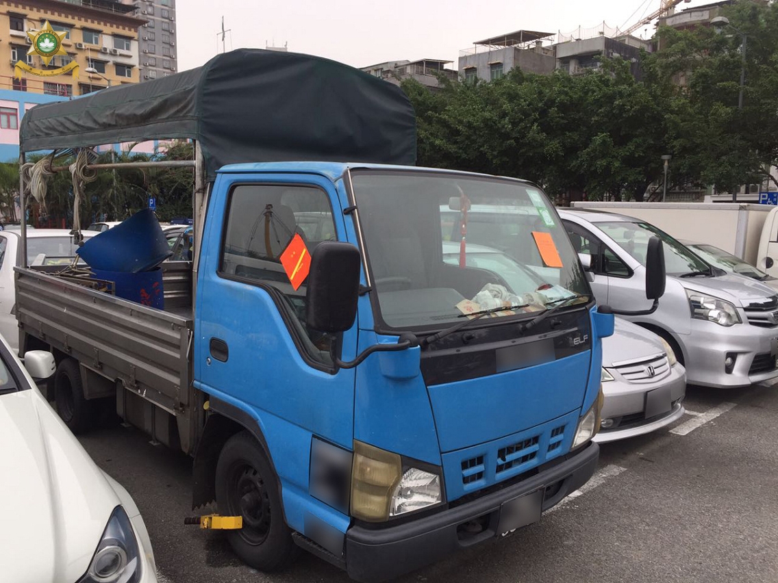 河邊新街露天停車場（長期佔用，貨車）