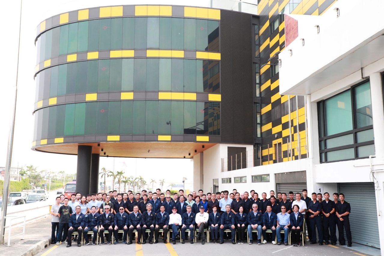 Fotografia de grupo dos médicos delegados da FIA, os membros da Comissão Organizadora do Grande Prémio de Macaue os participantes na formação