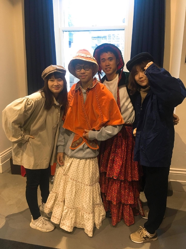 MPI students experienced the traditional clothes of past immigrants to Australia