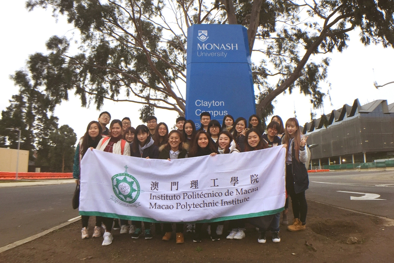 A group photo of MPI students at Monash University